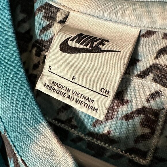 Nike Houndstooth Tie Dye Size Small Turquoise Teal Crop Cropped Top Tee Shirt - Picture 6 of 8